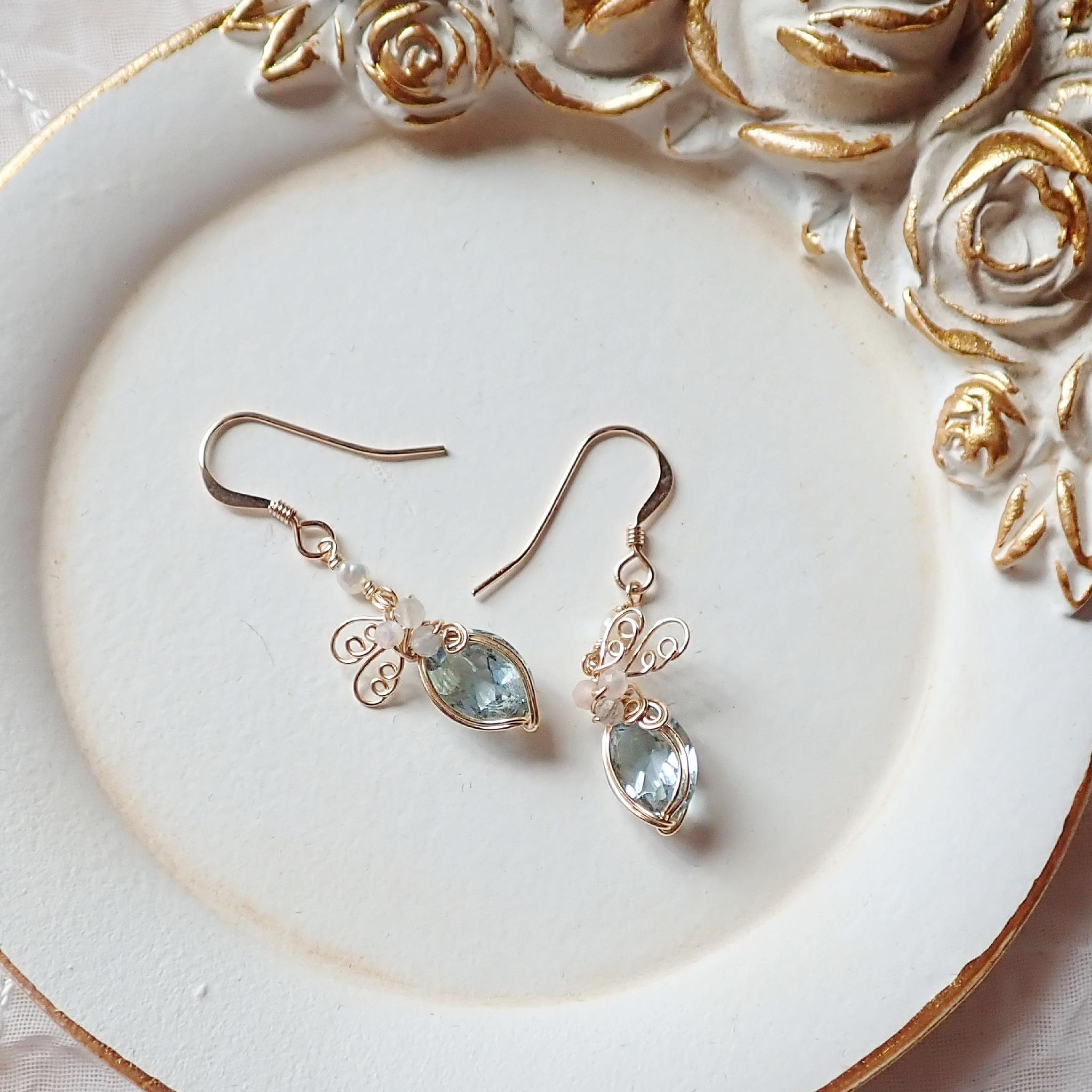 アクアマリンの羽ピアス