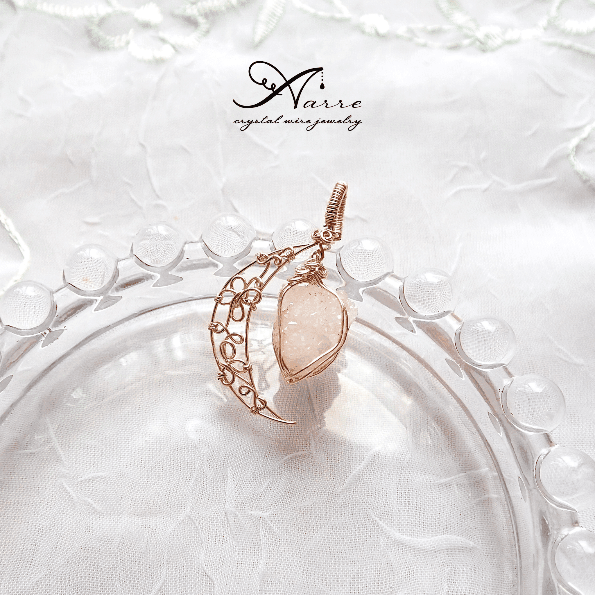 金平糖クォーツと月のペンダントトップ